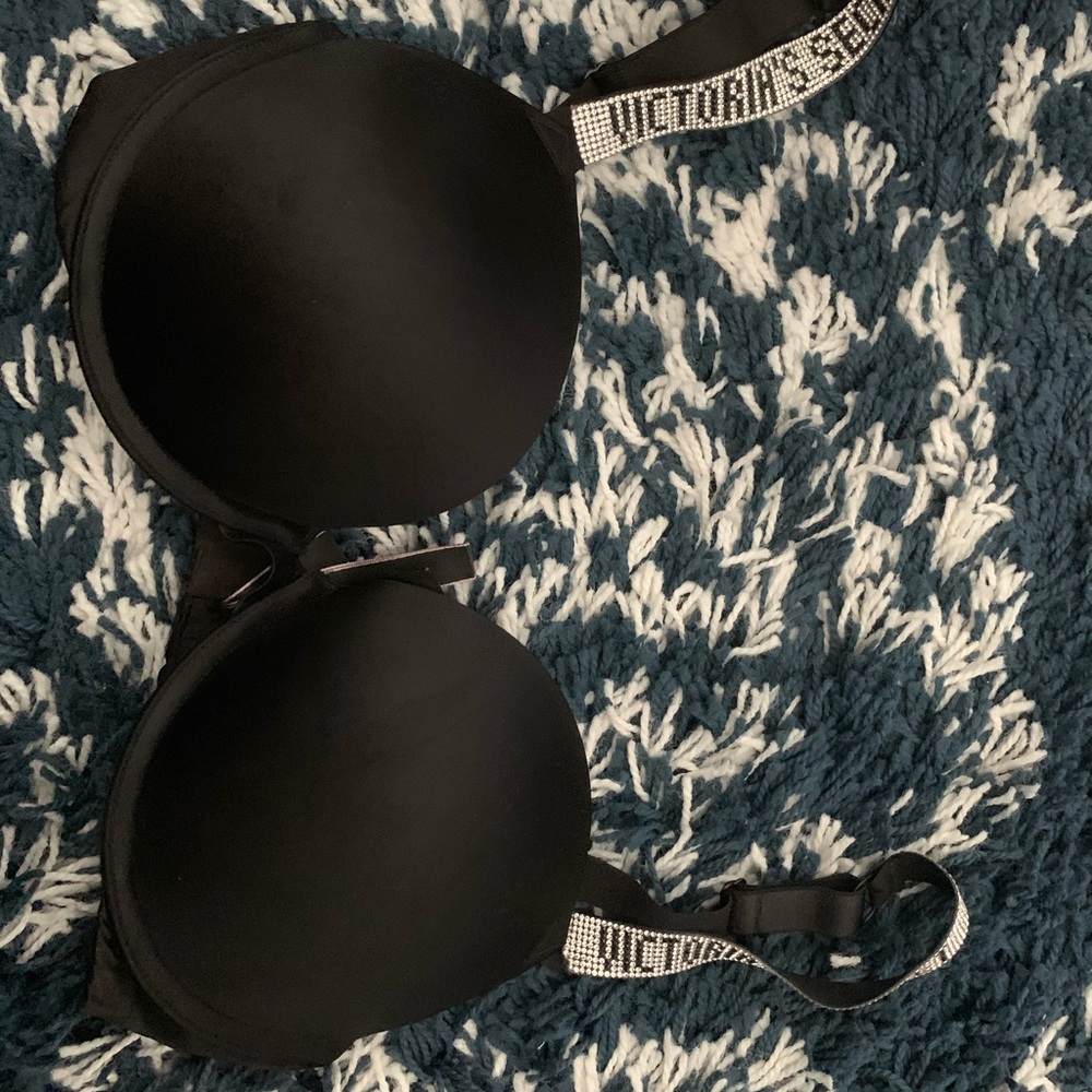 Victoria’s Seacrest rhinestone bling bra